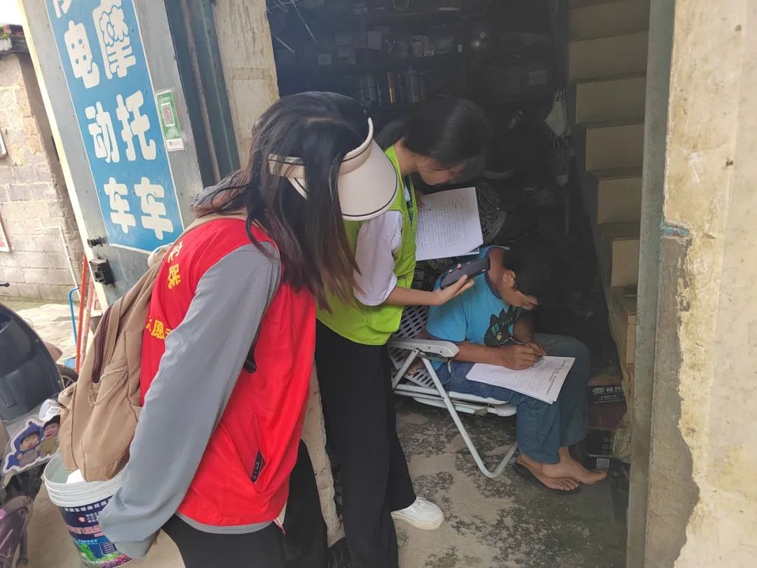 【安全生产】平果市妇联开展"人人讲安全 个个会应急"知识宣传志愿