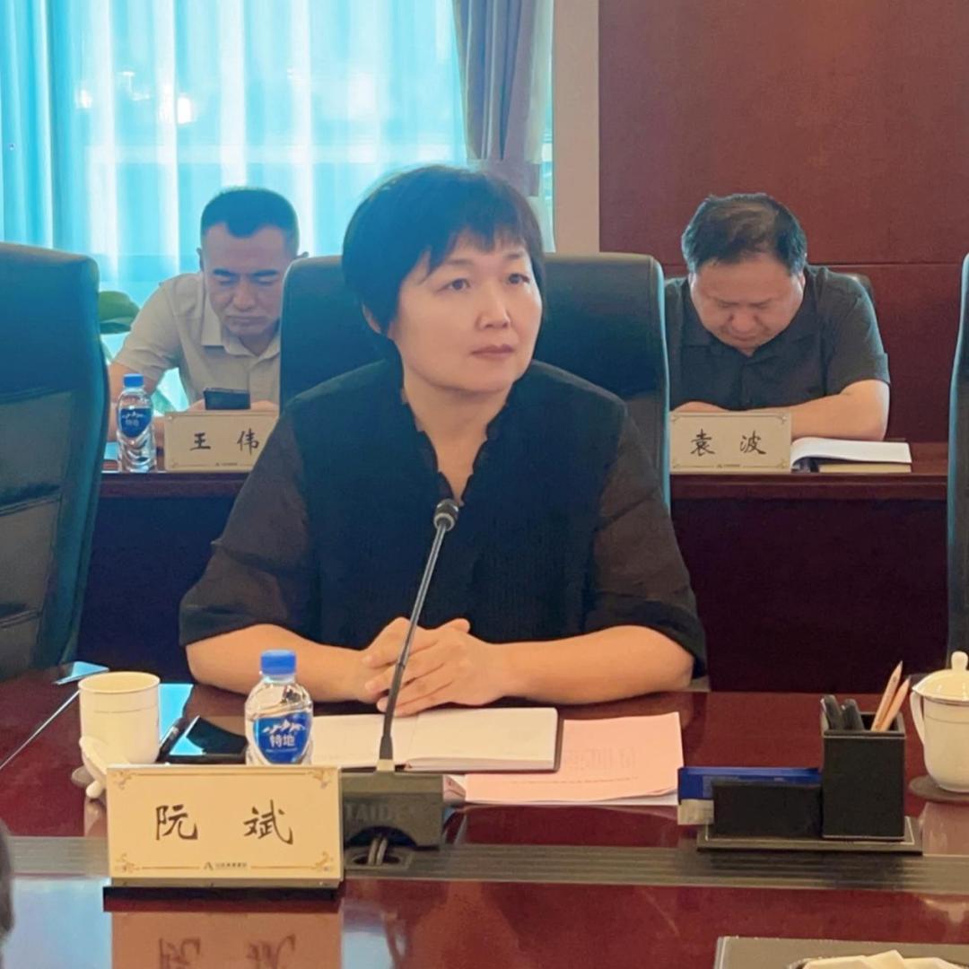 座谈会上,姚家法庭庭长阮斌根据法院受理的劳动争议案件中涉及的共性