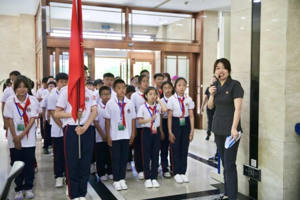 南京市共青团路小学图片