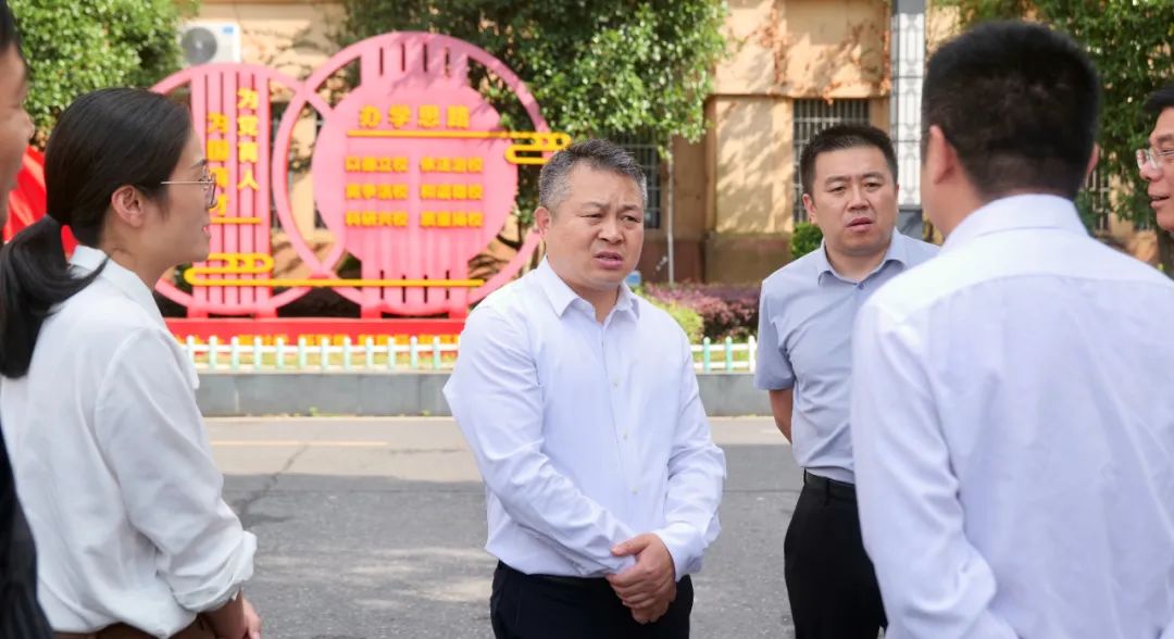 郑绍,周万辉分别来到高安中学,高安二中,吴有训实验学校,筠阳实验学校