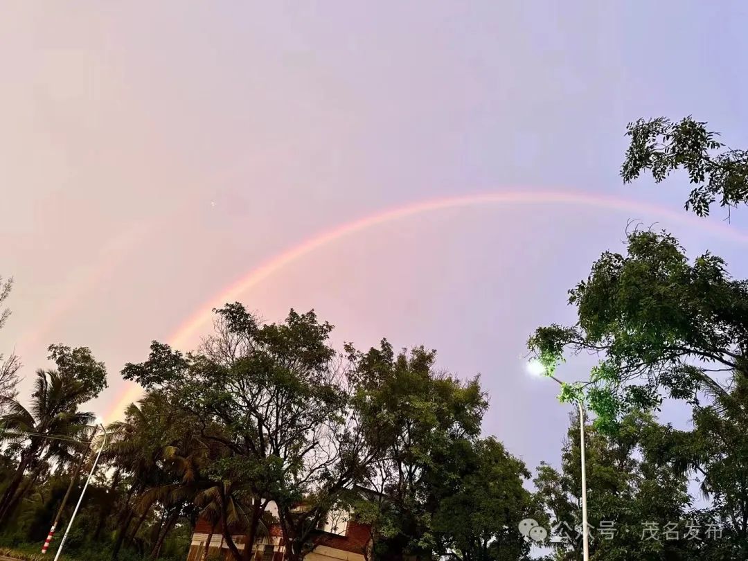 高考前夕,茂名上空那道雨后彩虹,真美!