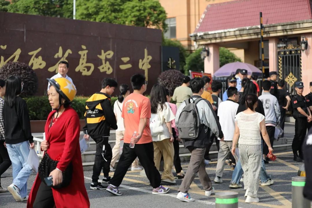 高安二中考点吴有训实验学校考点高安中学考点现场直击交出自己满意的