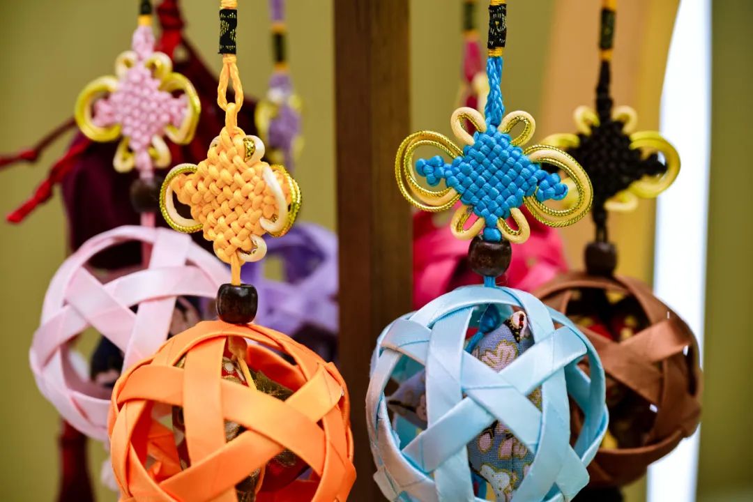 柘林镇举行2024年"文化和自然遗产日"第六届"非遗传习基地"滚灯技艺