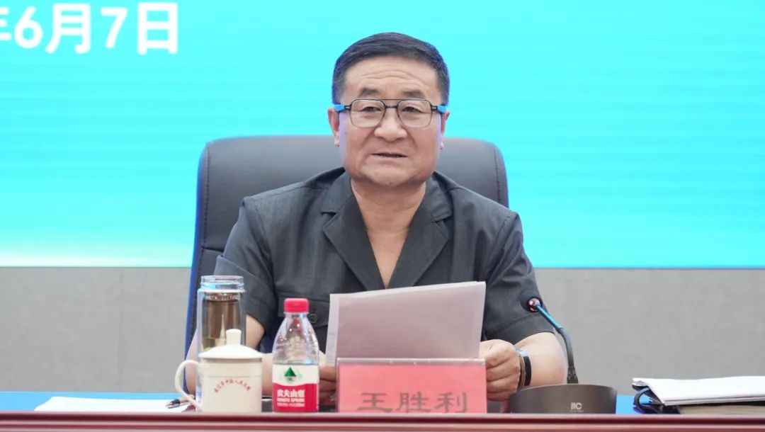 通辽中院党组副书记,副院长王胜利出席并讲话,审判委员会专职委员