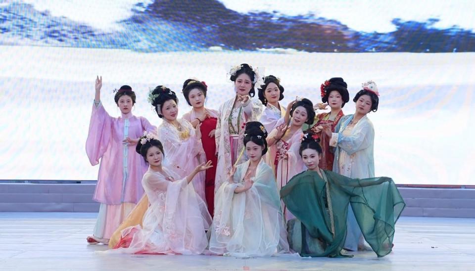 "艺动青春·吉星闪耀"吉林省首届大学生广场演出季——汉服专场