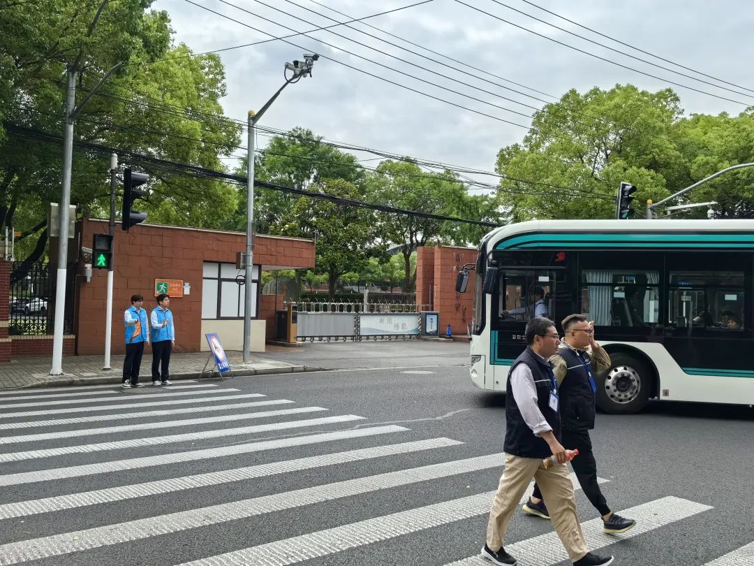 "公交人"也在为你们保驾护航!