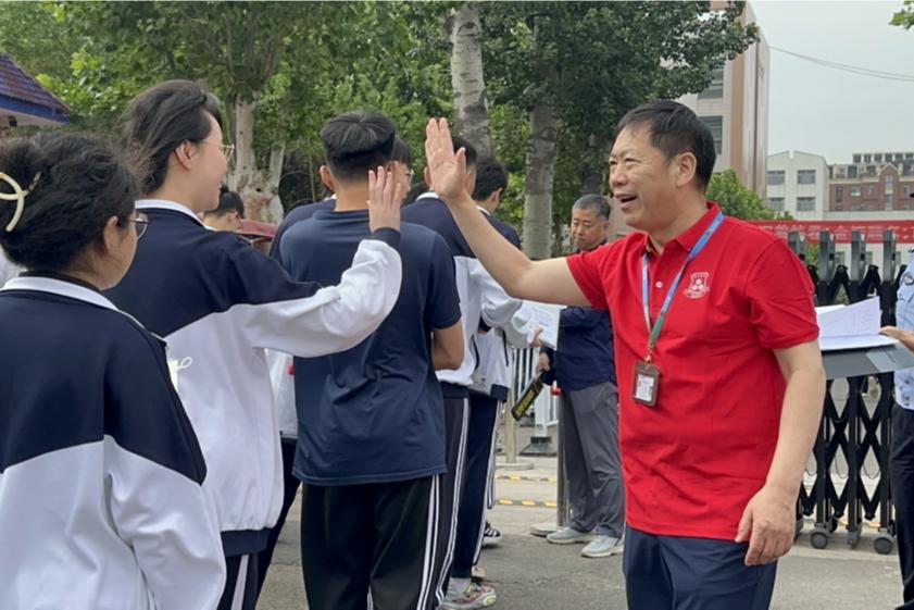 高考第一天!看潍坊学子乘风破浪!