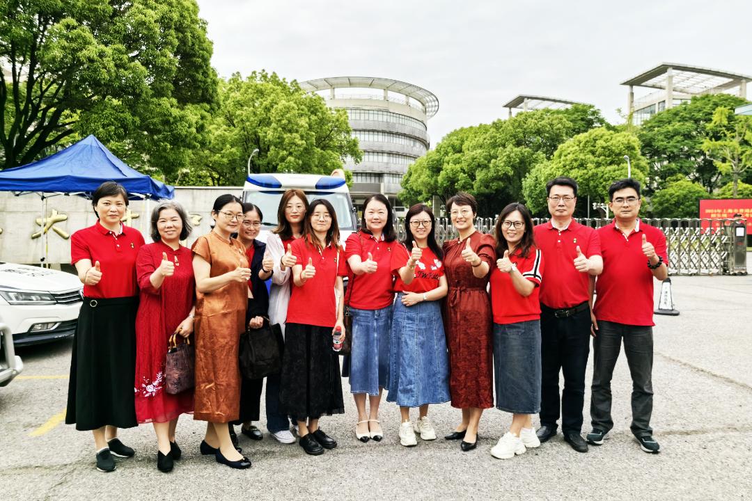 特别鸣谢(拍摄支持):区教育学院李庆,上大附校闫三矿继续滑动看下一个