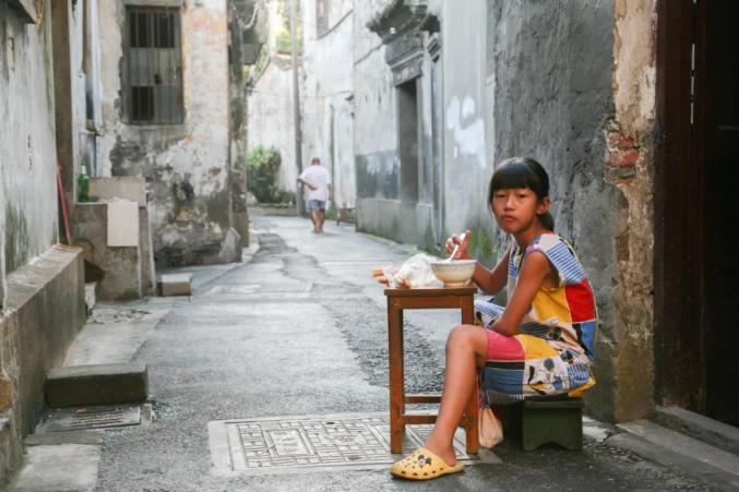 陈亮:弄堂里的童年