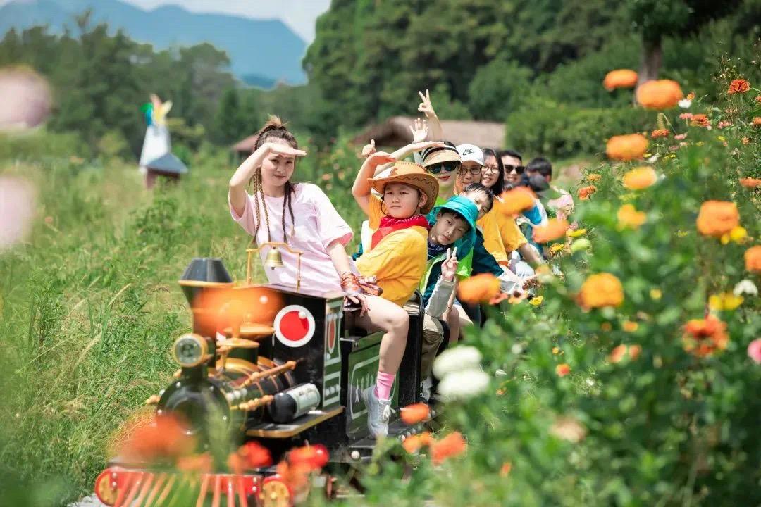 刺激和激情的地形越野卡丁车是浙江省首个场地内穿越田园,翻山越岭
