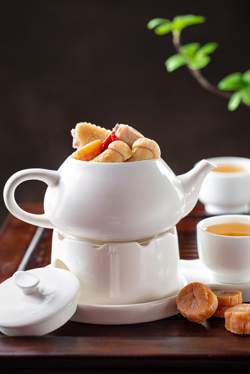 原盅松茸干贝功夫汤潮式煎手工虾饼千禧手工麦饼酒店坐落于山海之间
