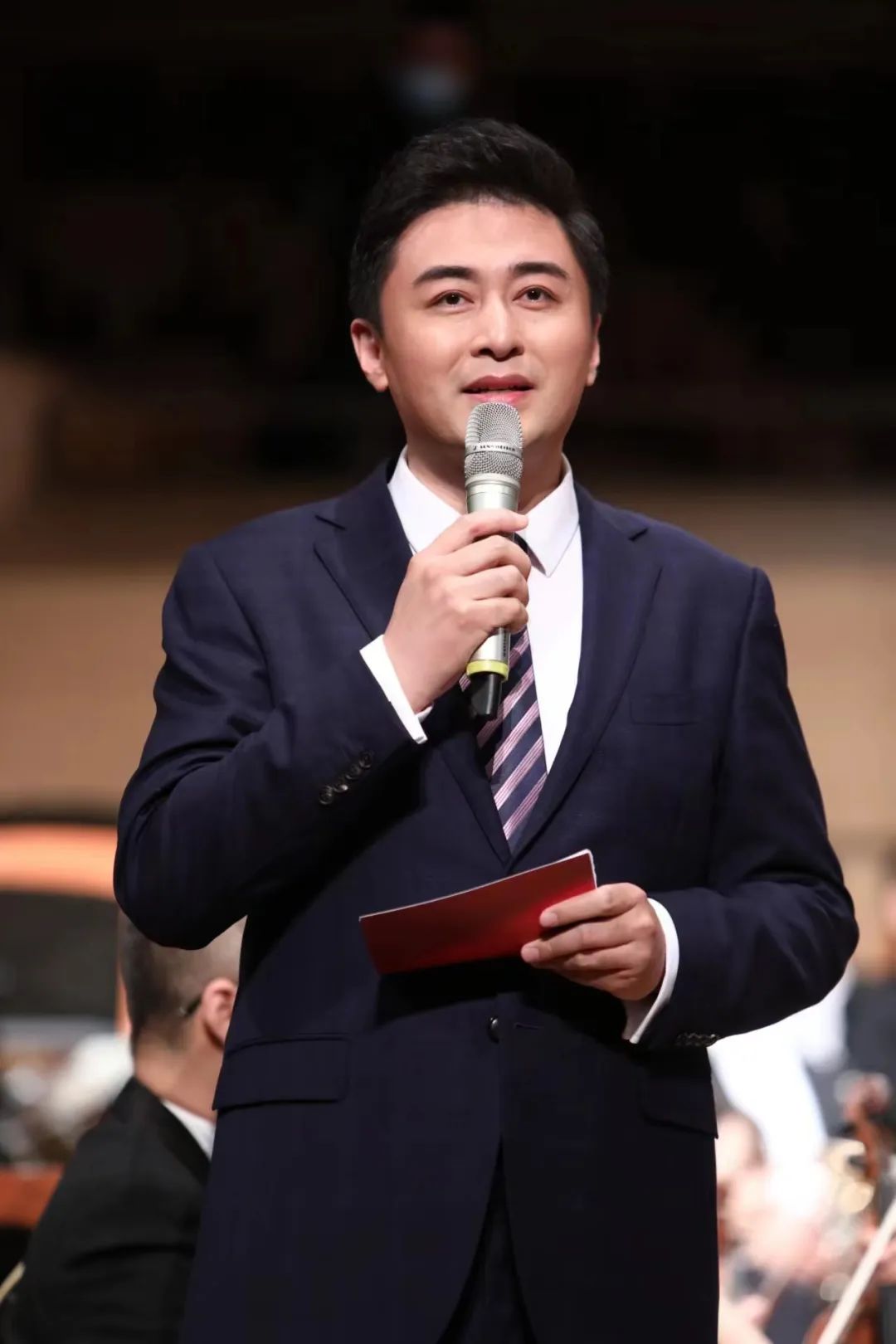 黑丹2009年中国广播电视节目主持人的最高荣誉"金话筒"奖获得者:孙阳