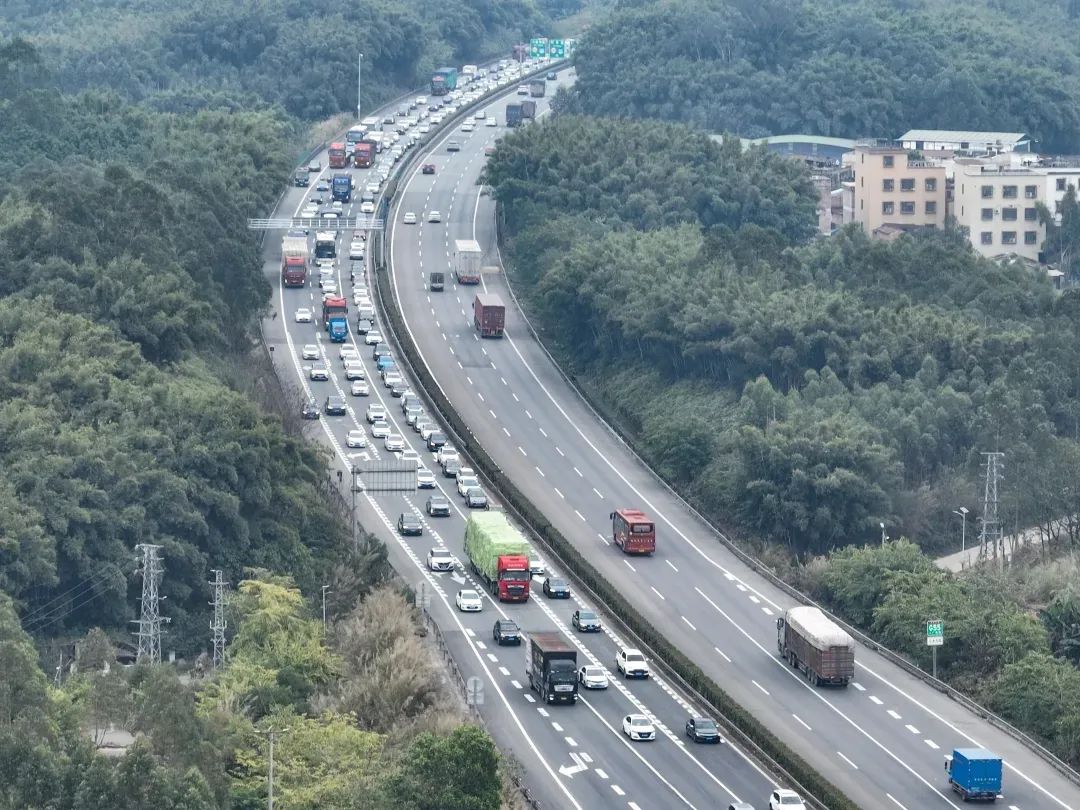 g78汕昆高速广西方向岗坪省际检查站至冷坑收费站