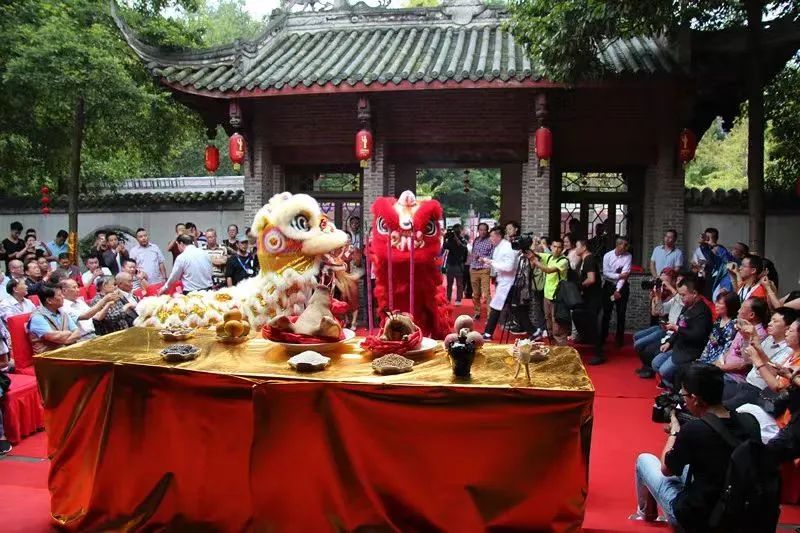 端午节期间,川菜博物馆将举行"端午佳节,粽香情浓"游园会活动.