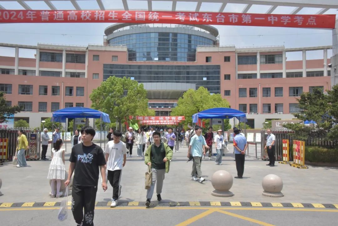 需要时间去沉淀但生活是一场漫长的旅行人人都想很快的成功风光的学位