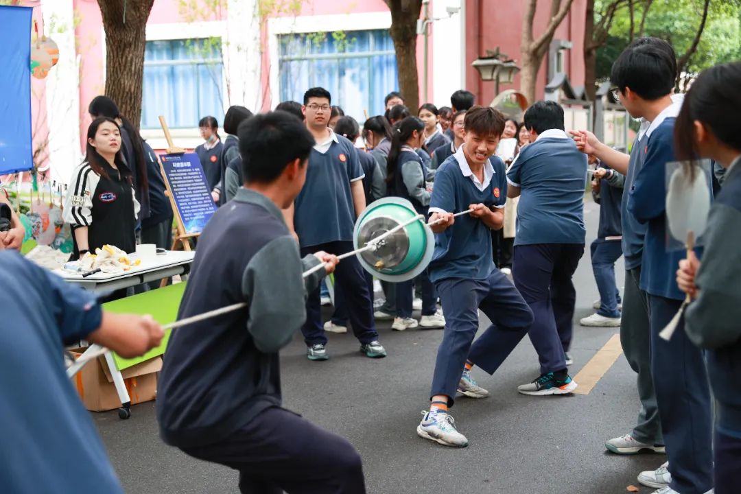 汇聚20个科技展示项目,松江四中科技节成果展开幕