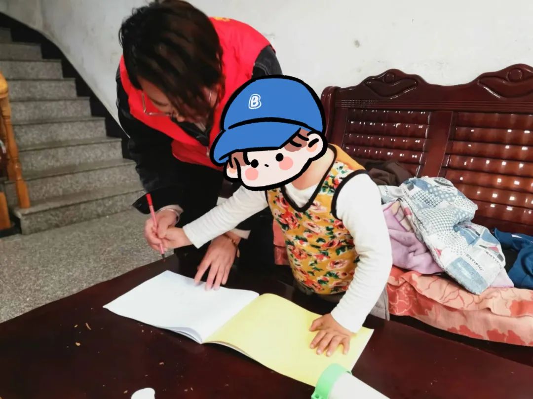 针对吴某,叶桂蓉从其对孙子杨某的关爱入手,动之以情,晓之以理,援引