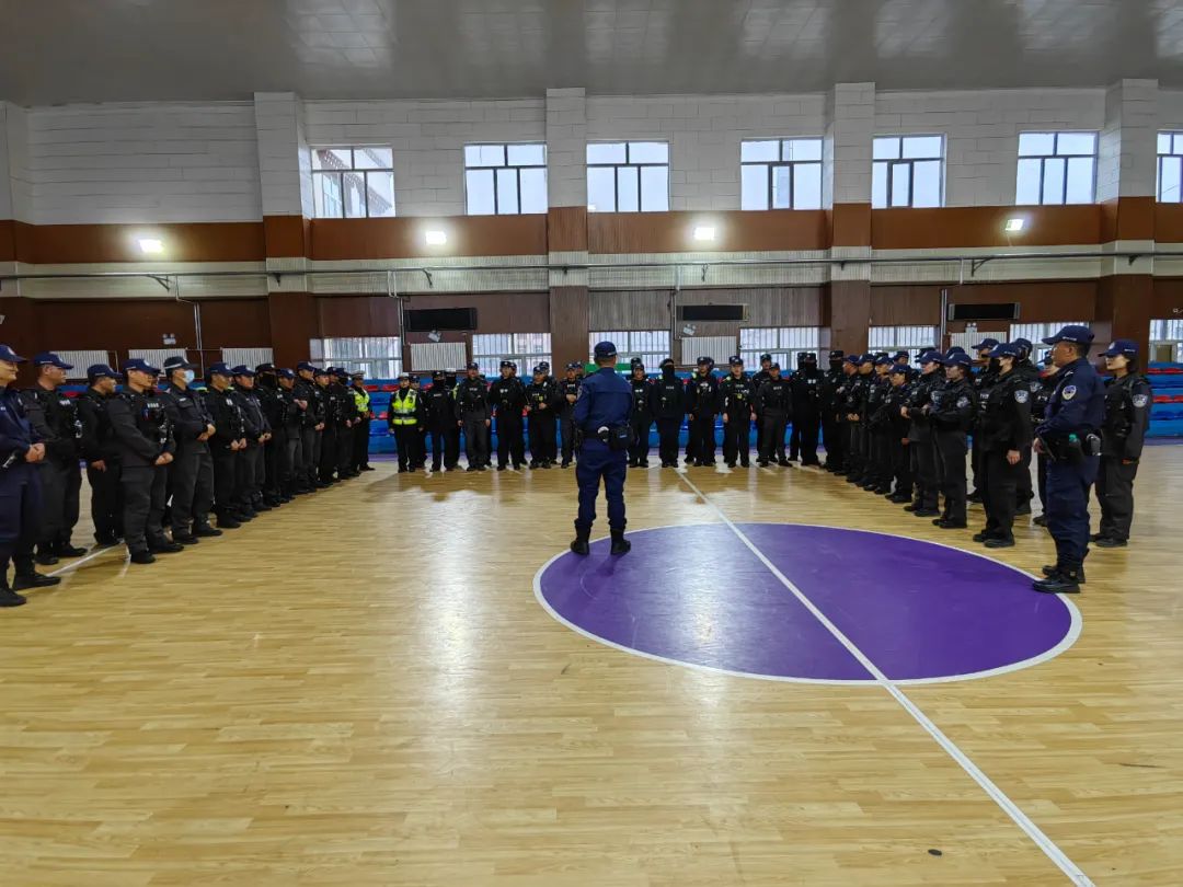 达日县公安局邀请果洛州公安局特警支队教官指导警务实战培训工作