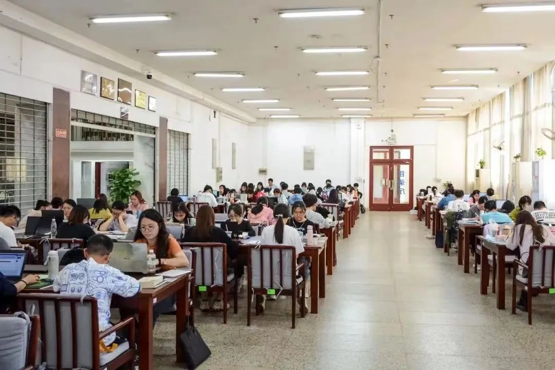 湖南科技学院图书馆图片