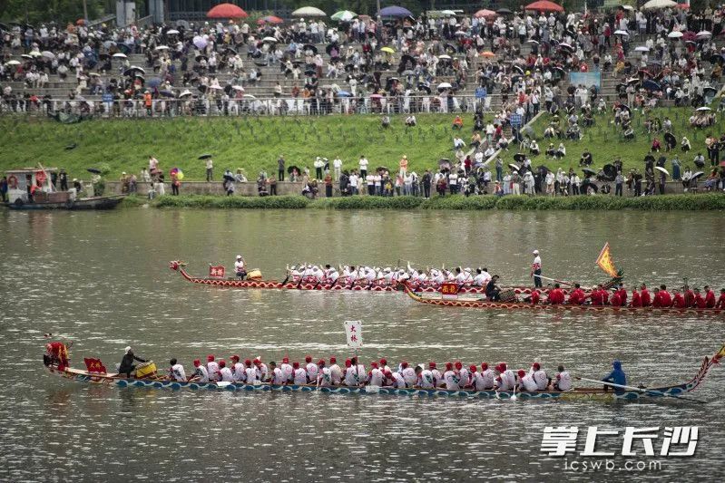 端午决战千龙湖 芙蓉龙舟队勇夺两个"第一"!