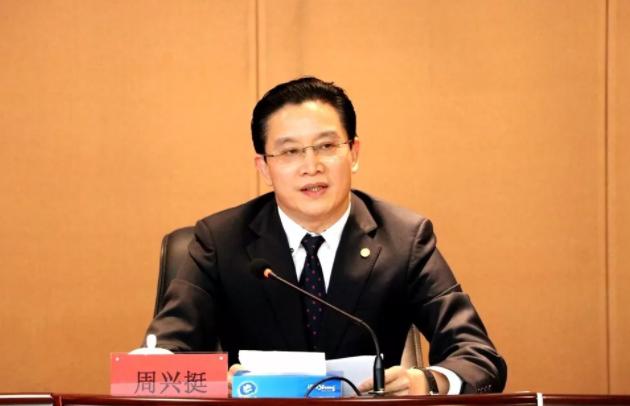 此前,他曾任广东省国资委副主任等职