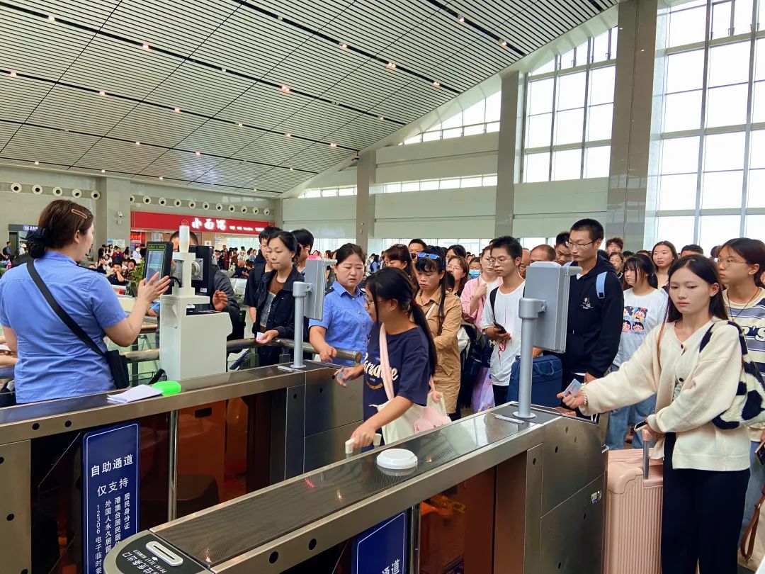 今迎返程高峰,预计发送旅客168万人次