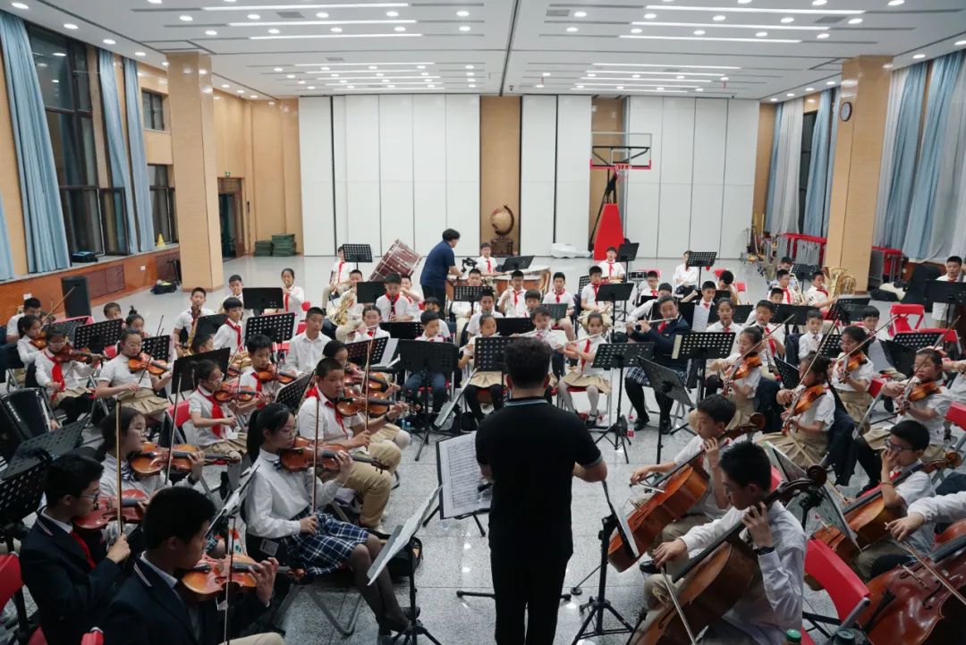 零基础培养计划让学生们大放异彩丨哈工附学校交响乐团用音乐为孩子