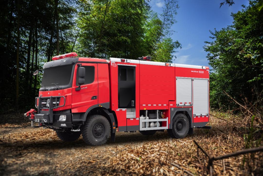 全地形履带式模块化消防车,适用于荒漠,雪地,沼泽;机场主力泡沫