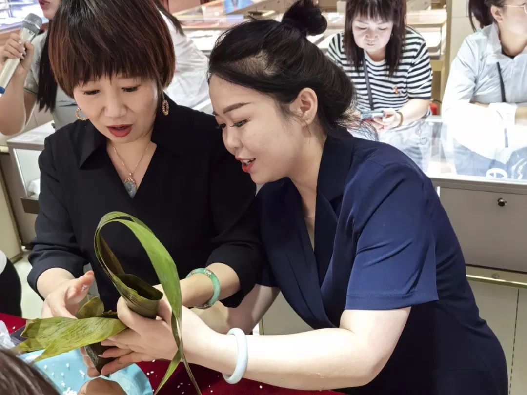 县妇联"粽叶飘香迎端午,巾帼联心聚力量"走进梦金园珠宝联谊活动
