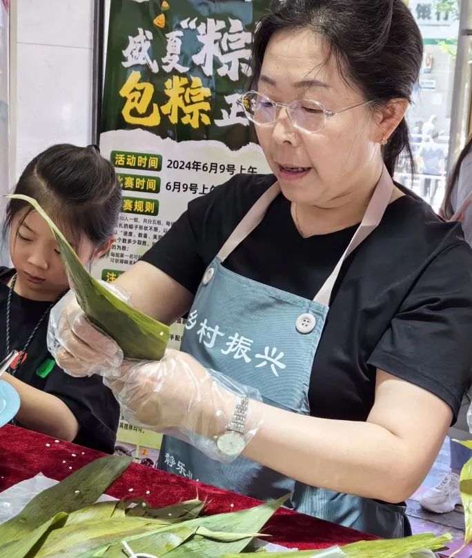 县妇联"粽叶飘香迎端午,巾帼联心聚力量"走进梦金园珠宝联谊活动