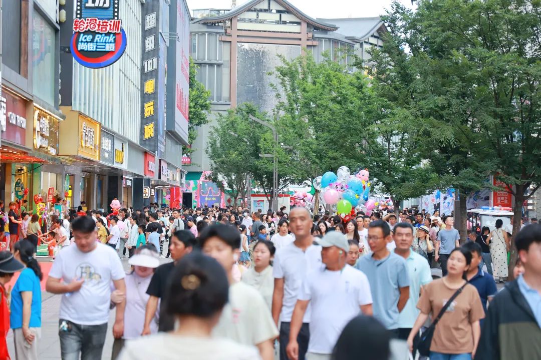 许昌春秋广场步行街图片