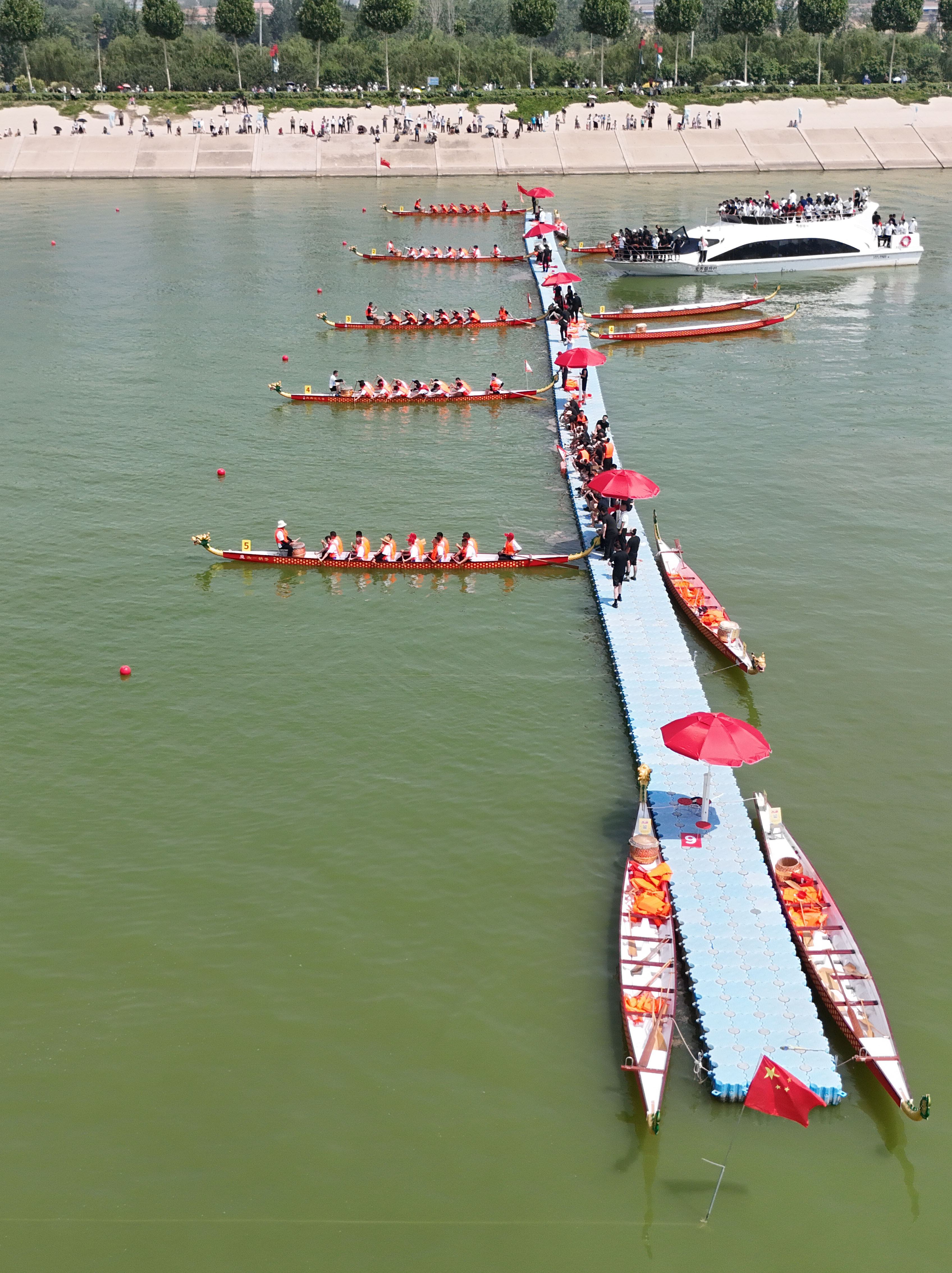 龙舟竞渡 精彩文旅扮靓端午假期 —— 单县浮龙湖首届龙舟大赛侧记