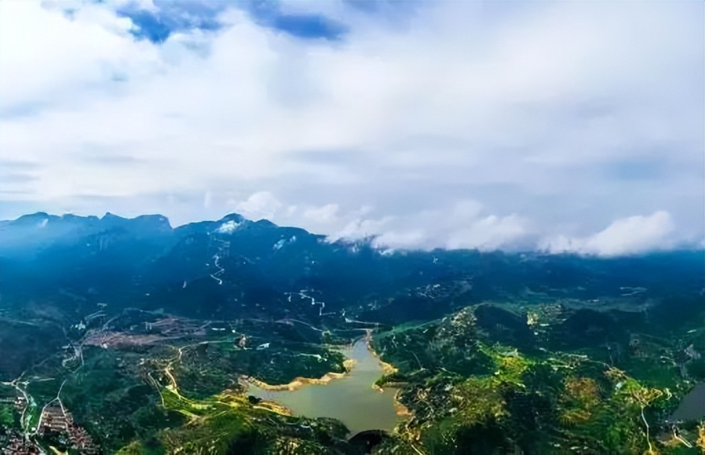 景区莲花尖区域暂停开放的公告莱芜彩石溪图源:莱芜文旅优惠措施门票