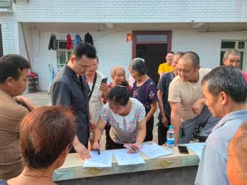 2018年8月,胡某某与双凤镇双石村7组签订协议,租赁47