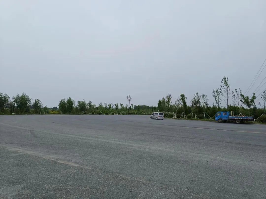 建议走梨树西外环,即从天茂广场,前进大街(西段),西外环路去往喇嘛甸