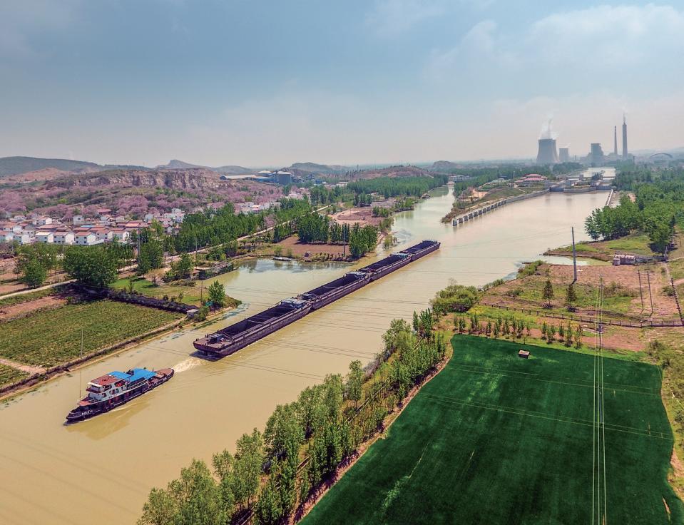 柳新镇位于徐州市区北郊,京杭运河与微山湖交汇处,山水交融,两省交界