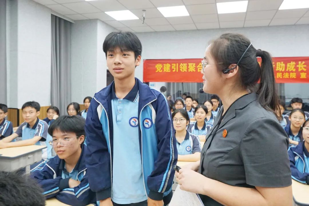 临湘法院:禁毒普法进校园,护航青春不"毒"行