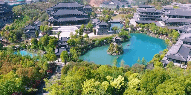 又挖到一座冷门避暑小城，文艺不输松阳，人少景美到哭