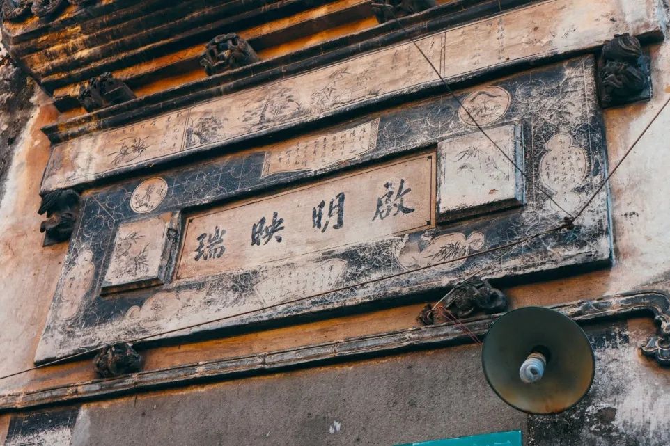 又挖到一座冷门避暑小城，文艺不输松阳，人少景美到哭