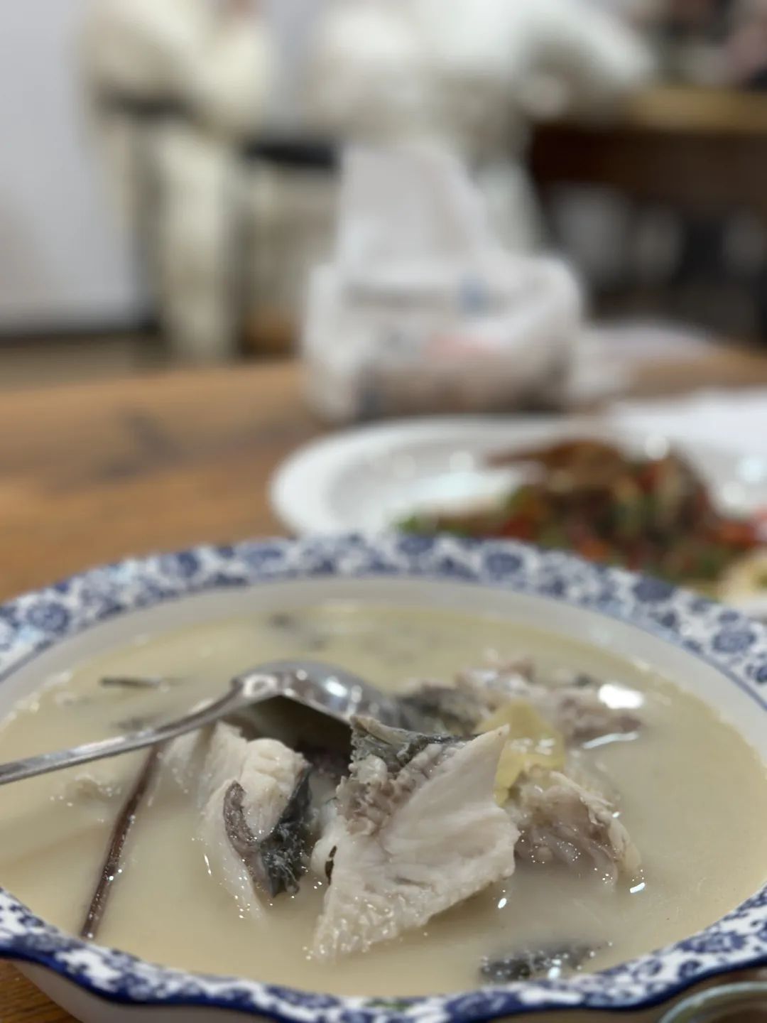 又挖到一座冷门避暑小城,文艺不输松阳,人少景美到哭