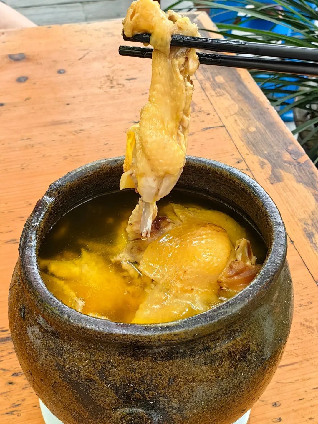 又挖到一座冷门避暑小城，文艺不输松阳，人少景美到哭