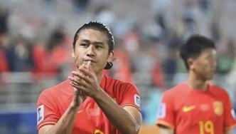 中国足球的真男人，带伤上阵致伤情恶化，但他一点不后悔