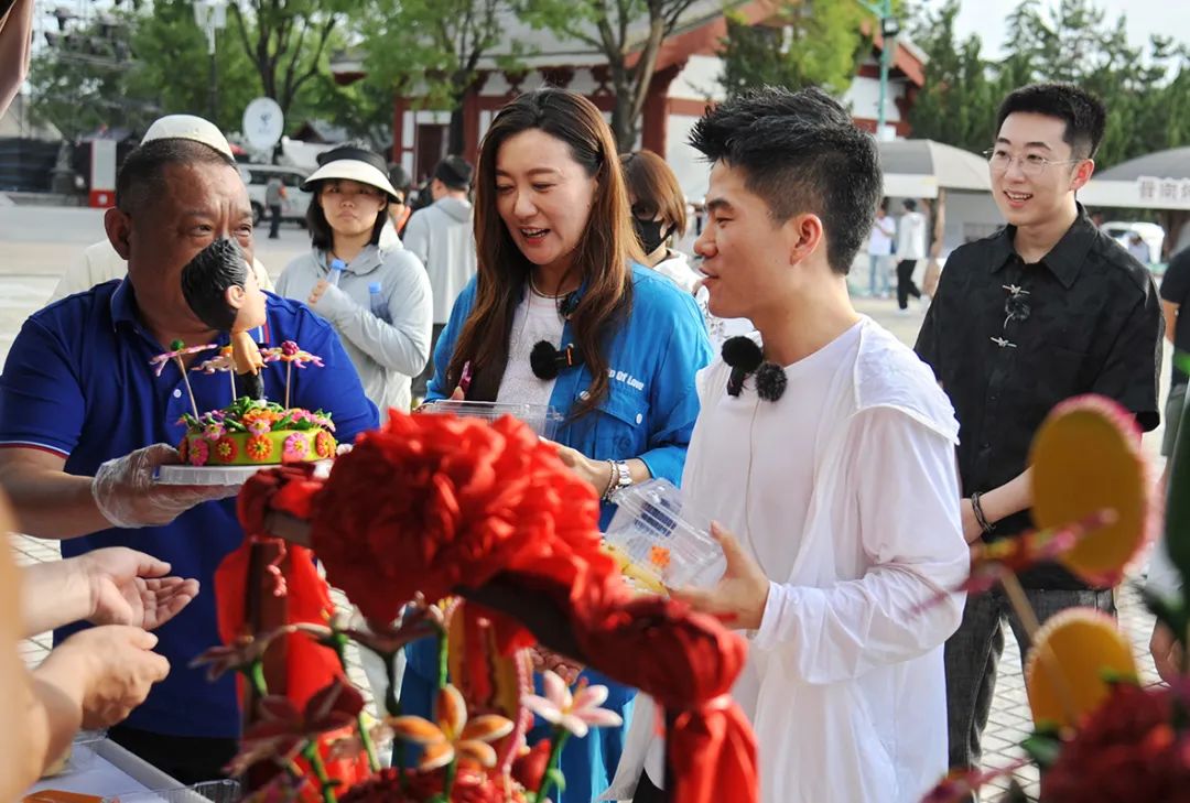 “与辉同行”开启“好运之旅”