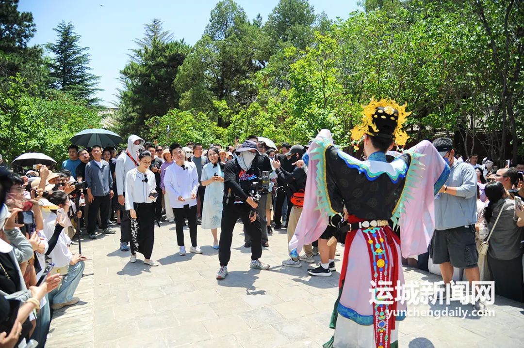 “与辉同行”开启“好运之旅”