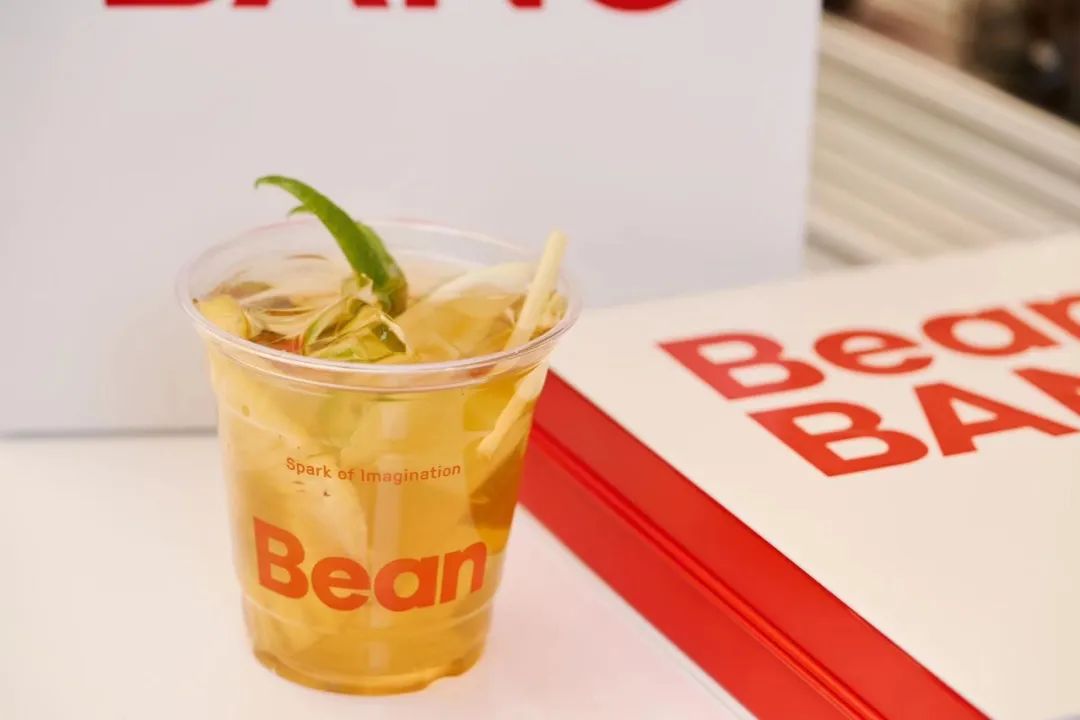 忙碌一天后,来一杯奶味浓郁的巧克力,一扫整天疲惫.