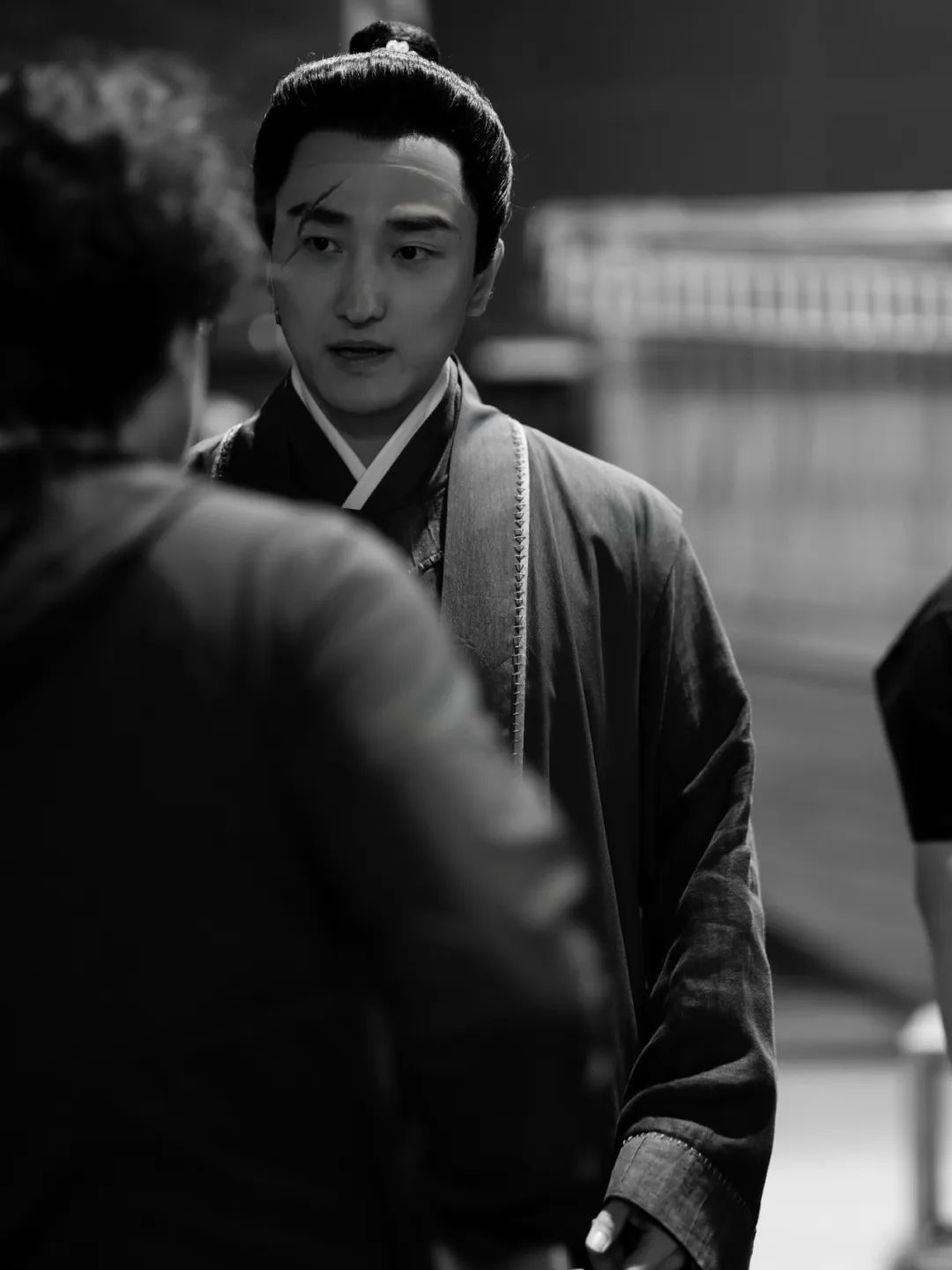 "离谱到中场就在按头安利!