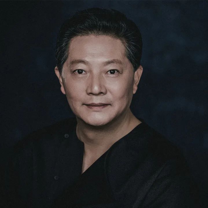 主要导演作品:舞台剧《长恨歌》(上海话版),话剧《期限》《家客》《髓