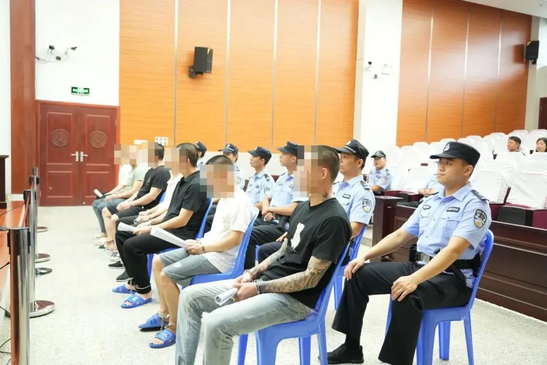 面对境外高薪招聘,社交软件交友,高收益网络投资理财等诱惑,要提高