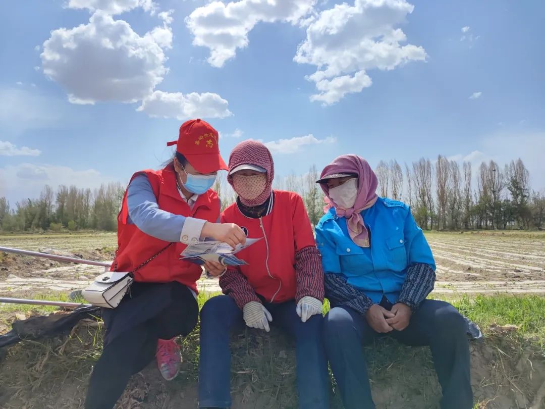 与法同行 | 嘉峪关市妇联开展"陇原巾帼普法乡村行"活动②