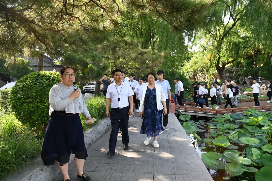 综合素质提升培训班举行现场教学,赴北京市西城区什刹海街道实地调研